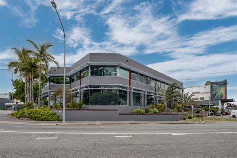 32 Logan Road, Woolloongabba, QLD 4102 .